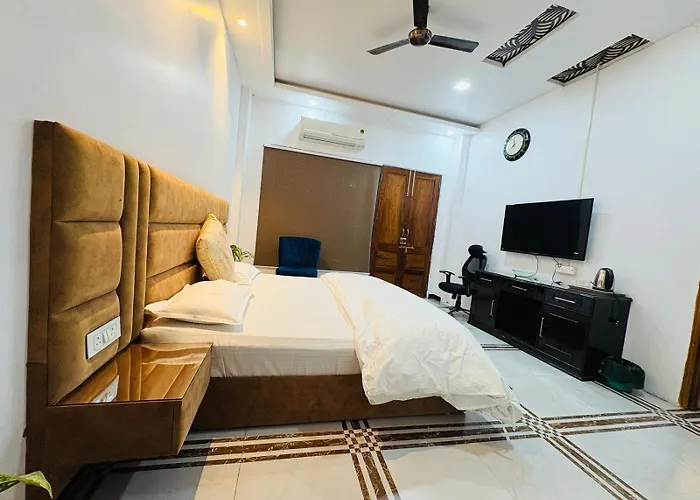 Shreshth Home Stay - Best Family Accommodation - 3Km From Har Ki Pauri, Haridwar, Uttarakhand