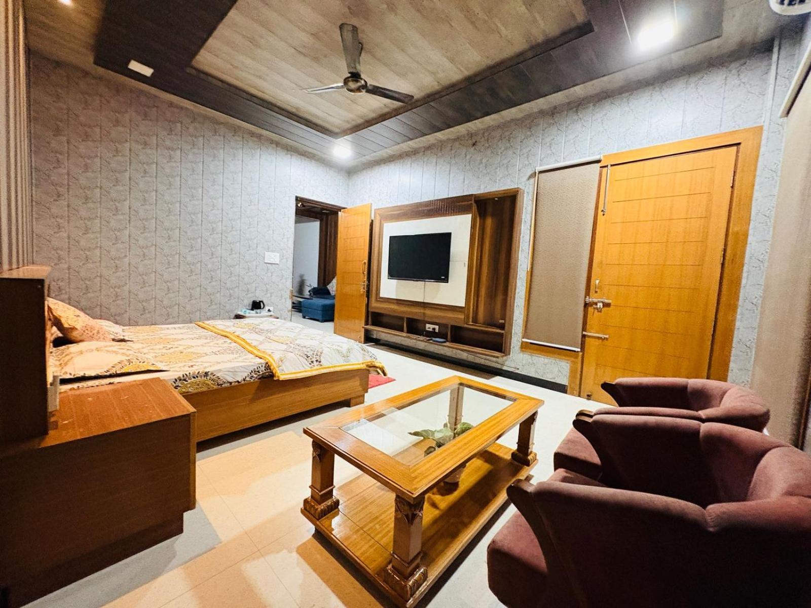 Shreshth - Family - 3km From Har Ki Pauri, Haridwar, Uttarakhand Homestay *